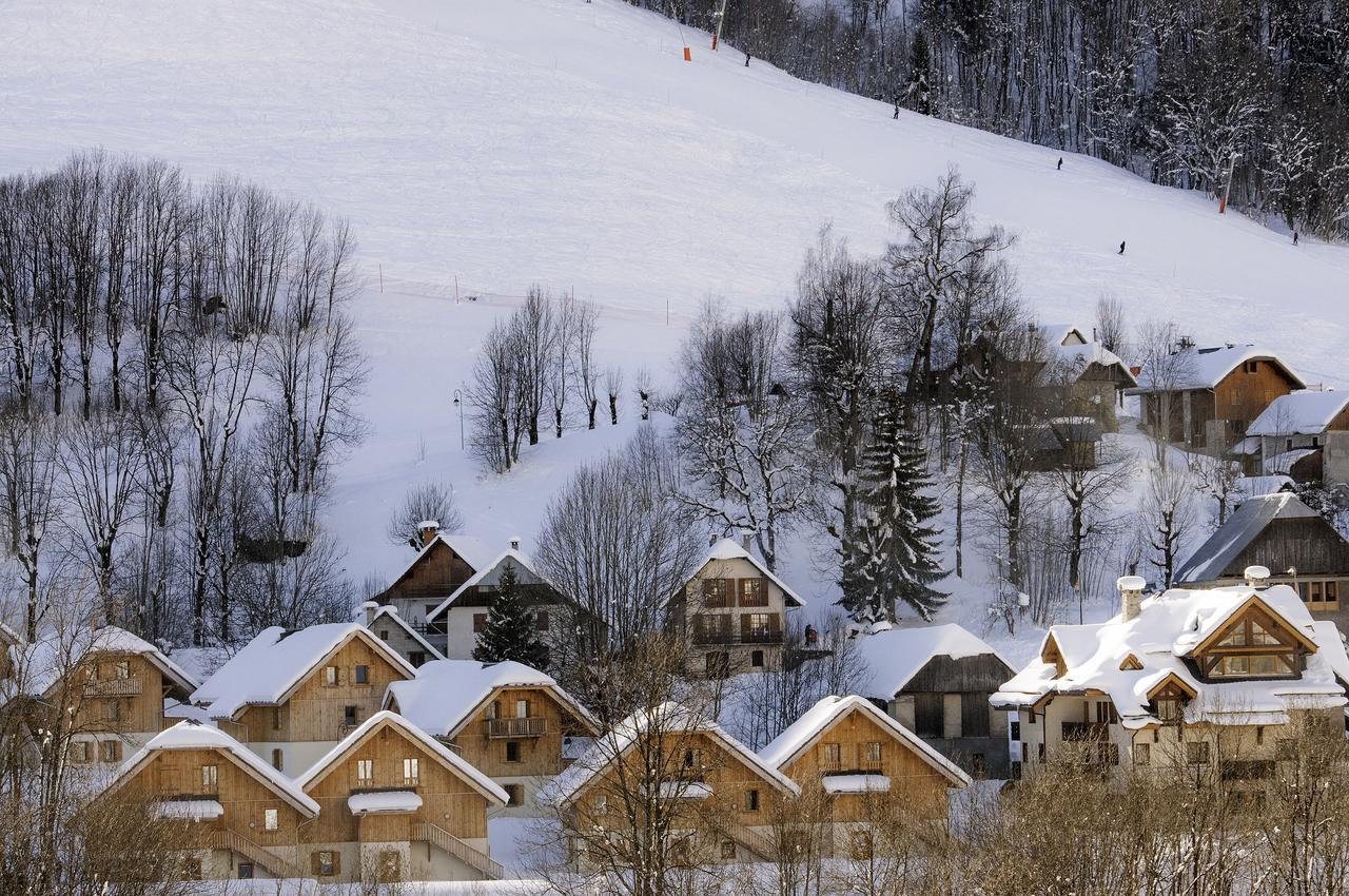 Goelia Les Chalets De Belledonne Saint-Colomban-des-Villards Exterior photo