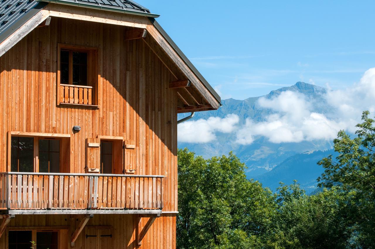 Goelia Les Chalets De Belledonne Saint-Colomban-des-Villards Exterior photo